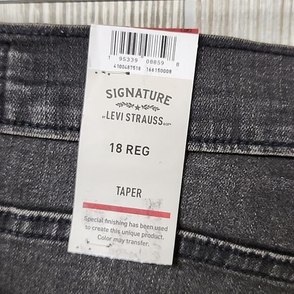 Levi's Signature Black Denim Taper Jeans Distreseed Adjustable Waist Boys 18 NWT - Picture 9 of 15